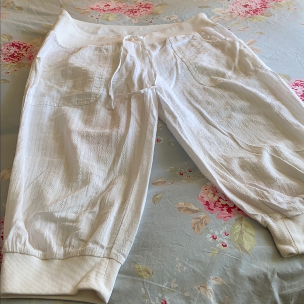 White Cotton Capri Pants